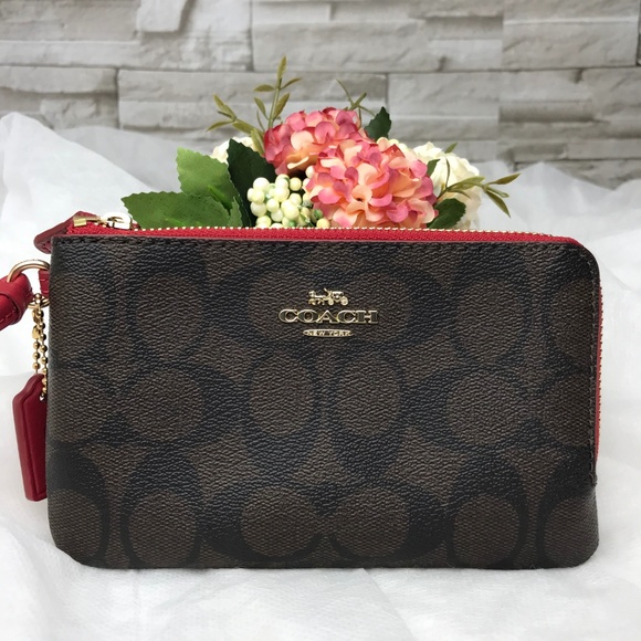 Coach Handbags - 👜‼️SALE‼️🌺 DOUBLE CORNER ZIP WRISTLET 6 1/2"